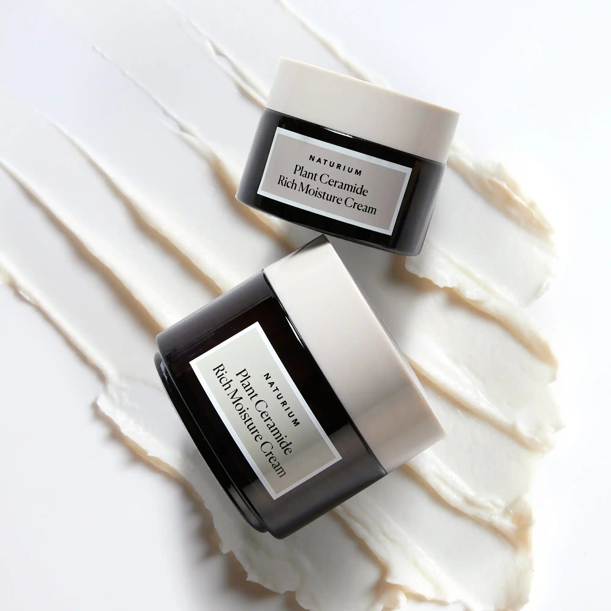plant-ceramide-rich-moisture-cream-jumbo-g0 11_18_2021_Naturium0575-crop.webp