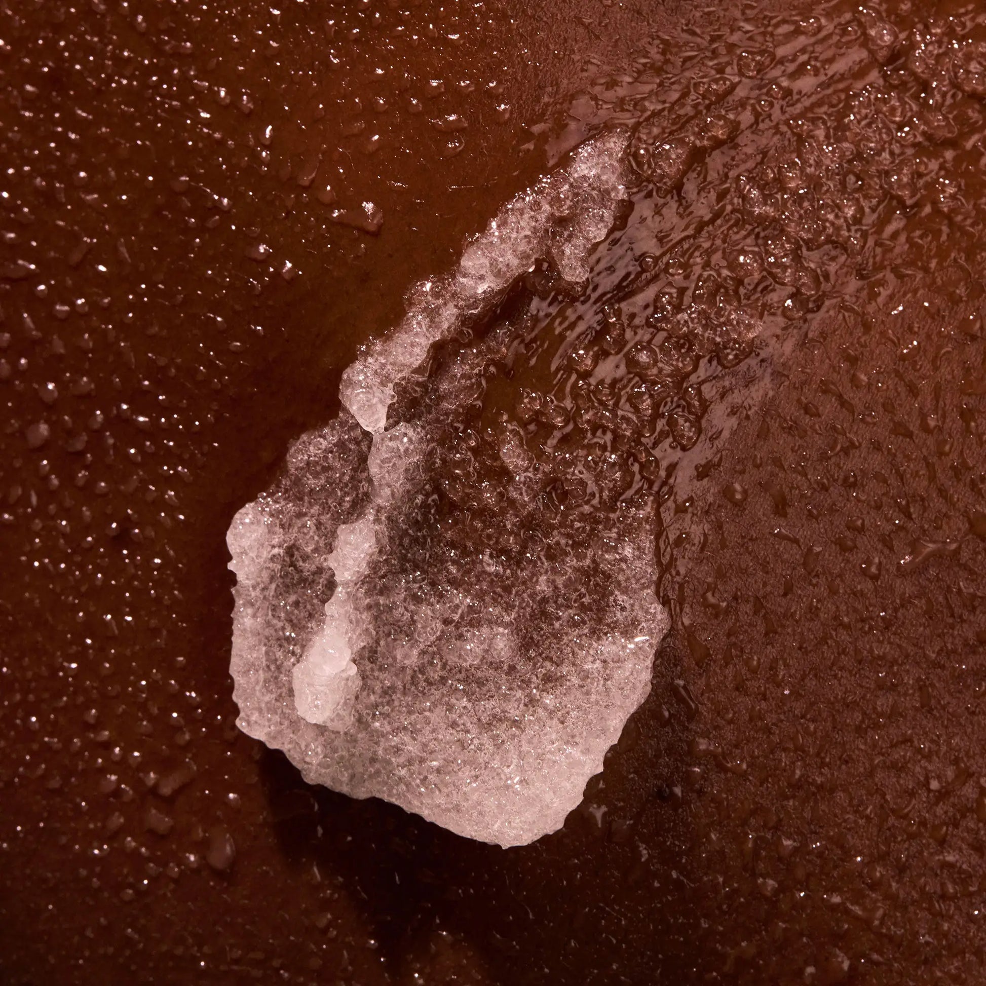 the-glow-getter-multi-oil-body-scrub-u2 NATR-40028-Alt-Image-TheGlowGetterMulti-OilBodyScrub-08.webp